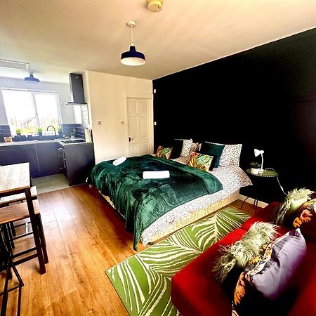 Studio Annexe By Papermill, Deeside - En-Suite, 黑思瓦尔 外观 照片