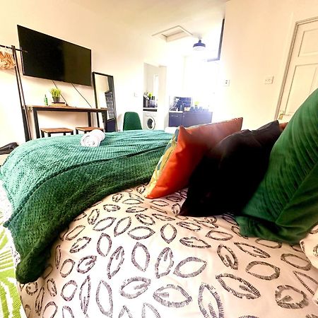 Studio Annexe By Papermill, Deeside - En-Suite, 黑思瓦尔 外观 照片