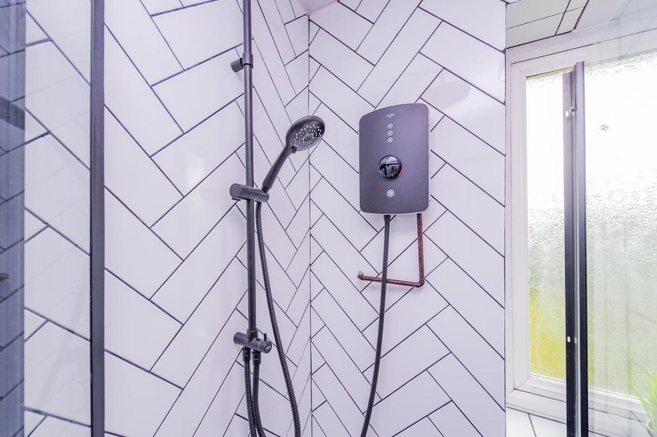 Studio Annexe By Papermill, Deeside - En-Suite, 黑思瓦尔 外观 照片